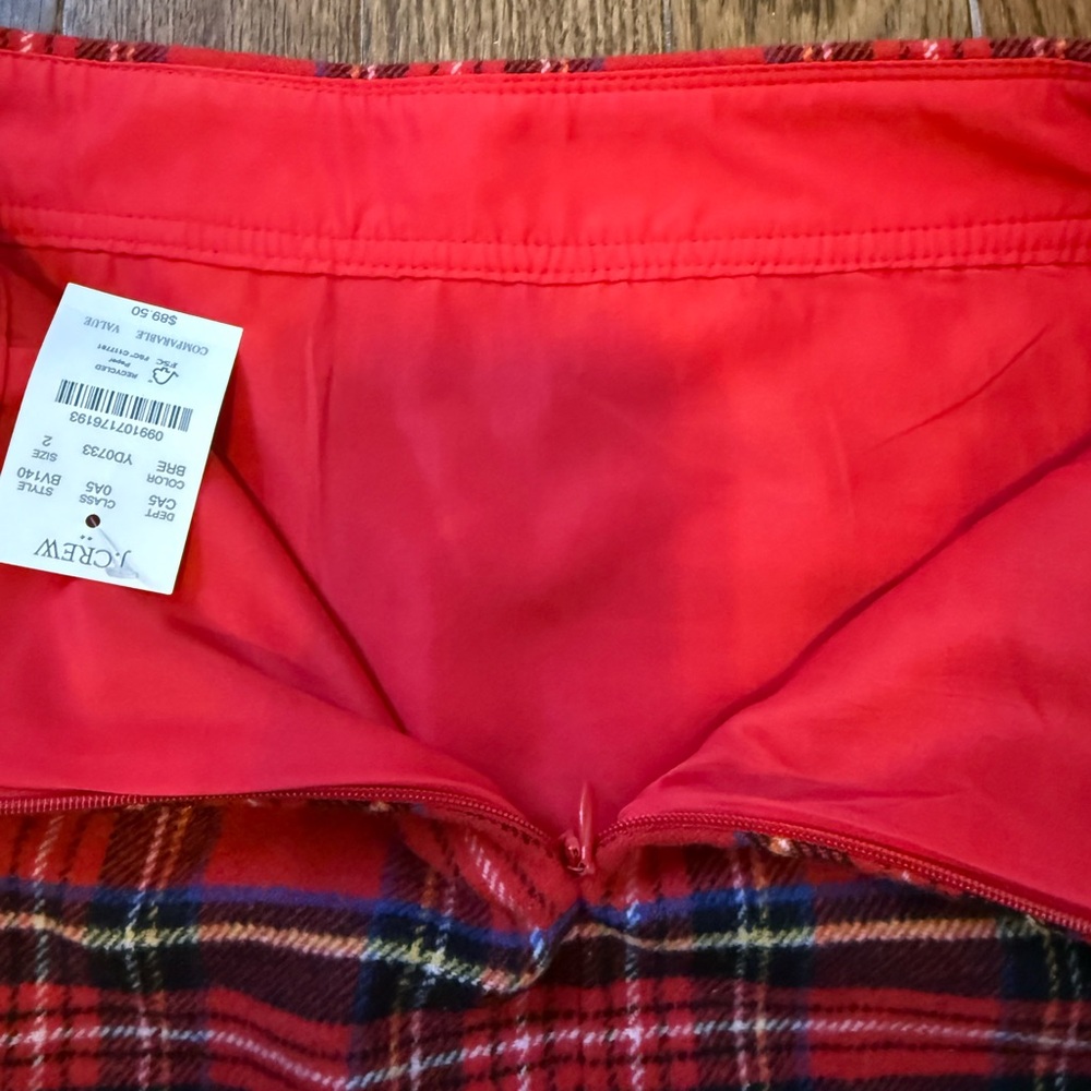 J Crew NWT Size 2 Tartan Plaid Pencil Skirt.
Perfect for the Holidays - Picture 7 of 9